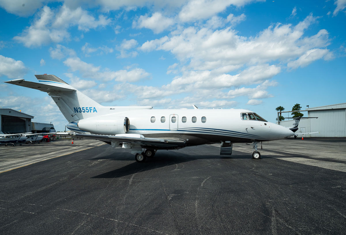 Hawker 800XP N606WJ