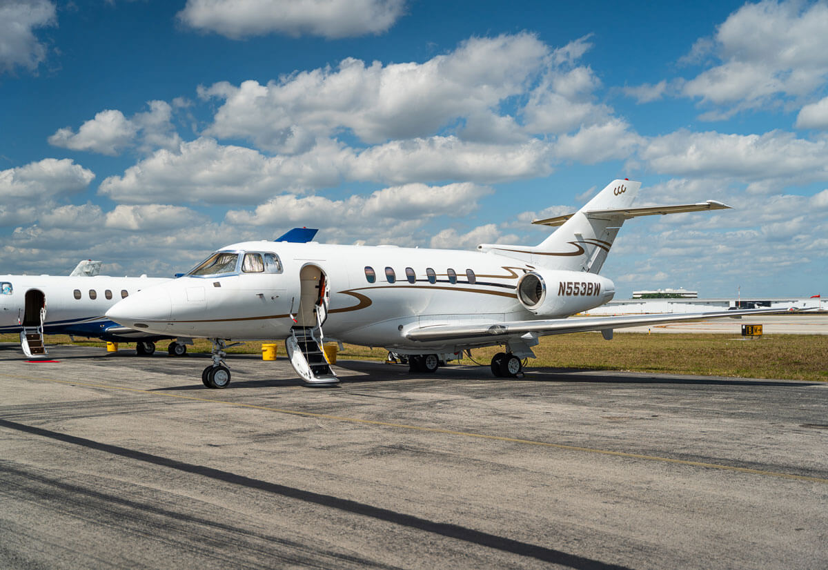 Hawker 800XP N553BW