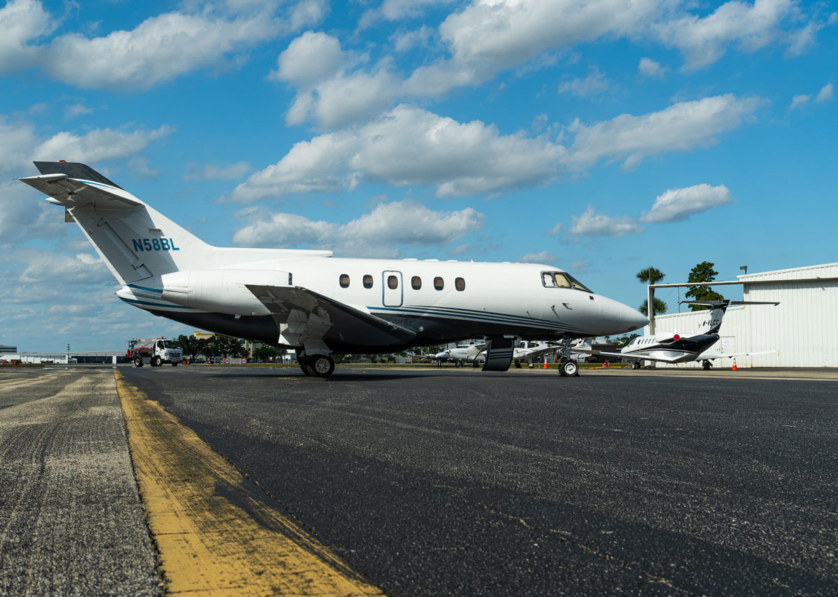 Hawker 800A N58BL